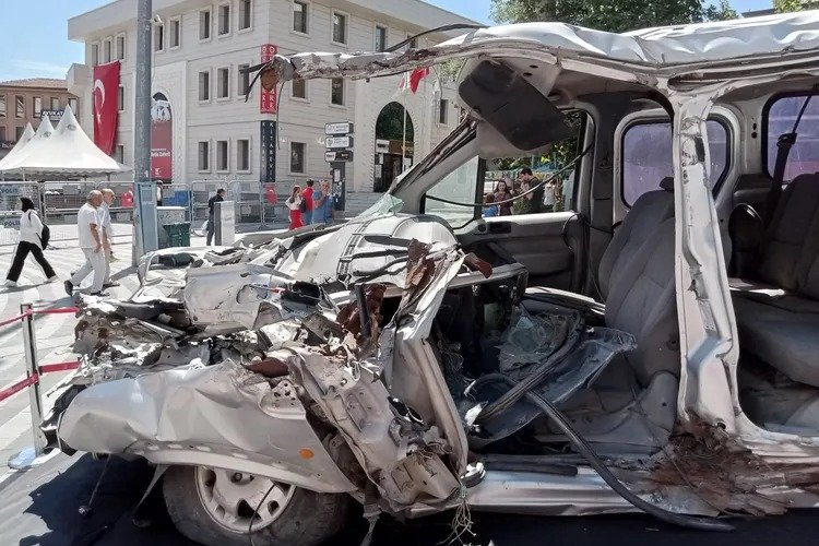 15 Temmuz’da tank altında ezilmişti, Bursa’da sergilendi -