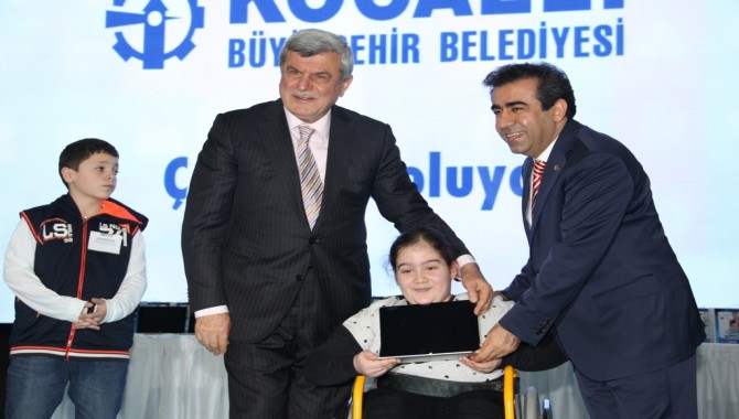 27 bin 180 öğrenciye tablet bilgisayar