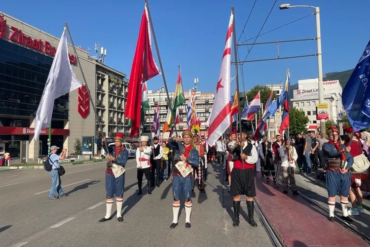 36. Altın Karagöz Halk Dansları yarışması başladı -