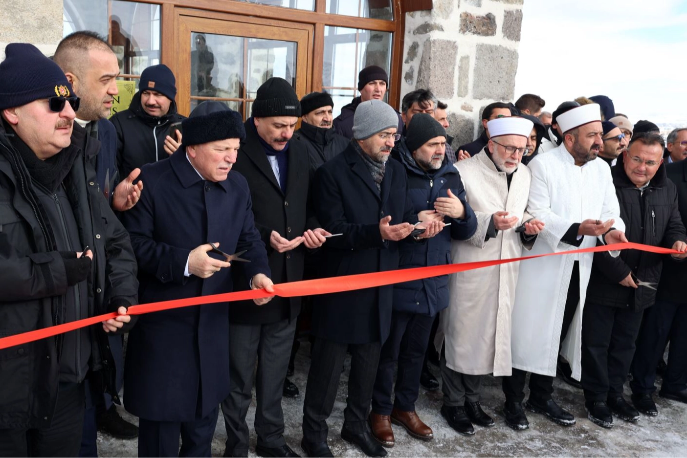 Pir Ali Baba Türbesi hizmete açıldı 