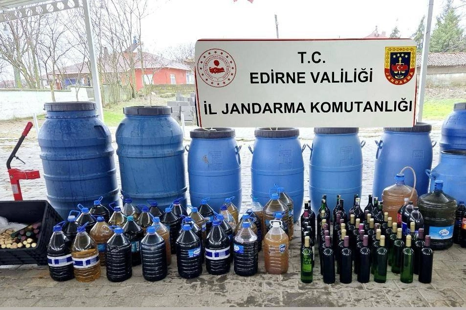 Edirne Uzunköprü’de Jandarma’dan sahte alkol operasyonu 