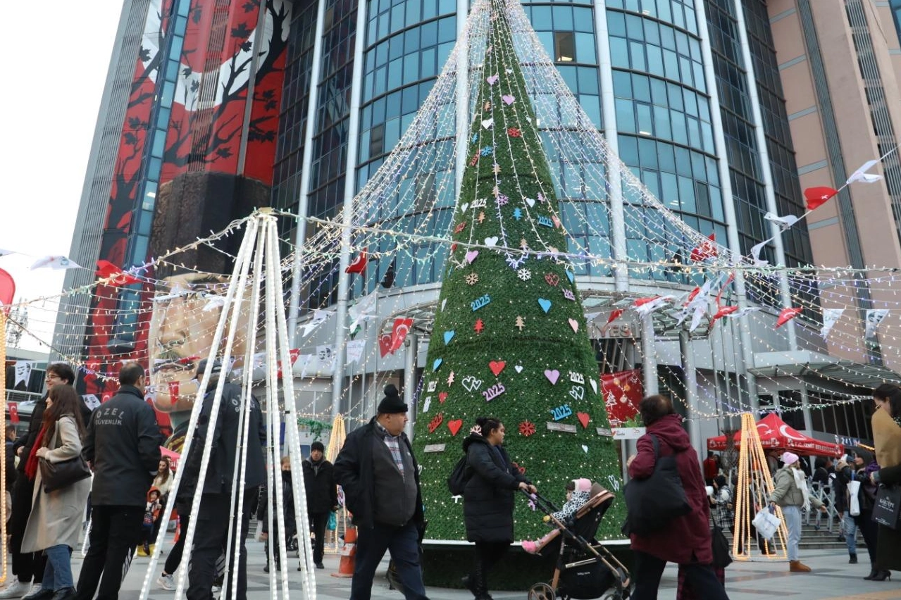 Kocaeli'de yeni yıl coşkusu tüm hızıyla devam ediyor 