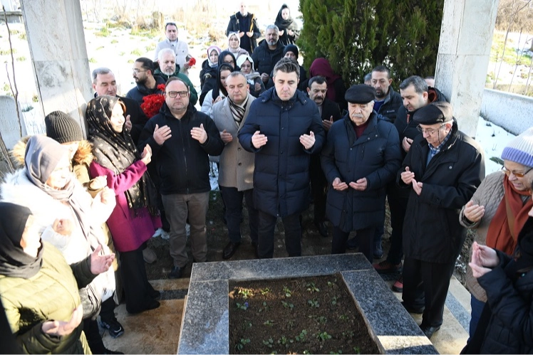 Müftü Raşit Efendi ve Hüseyin Yazır mezarları başında anıldı 