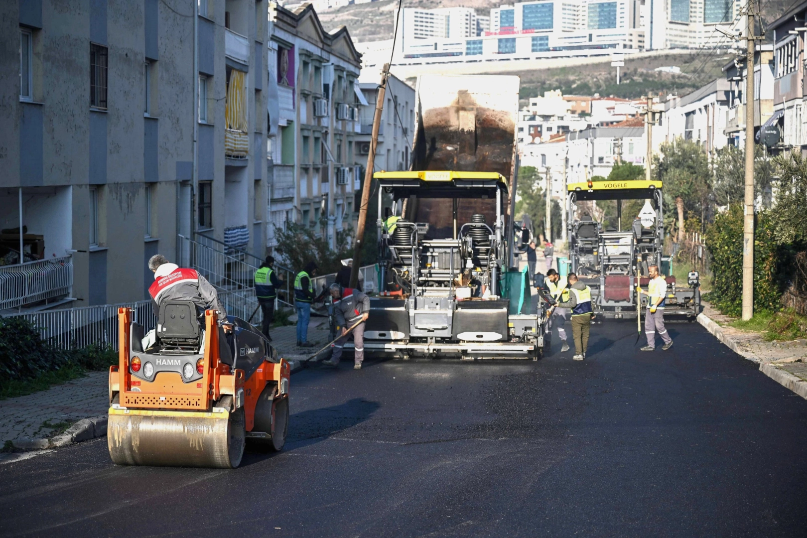 İzmir Bornova'da yol yenileme çalışmalarında rekor 