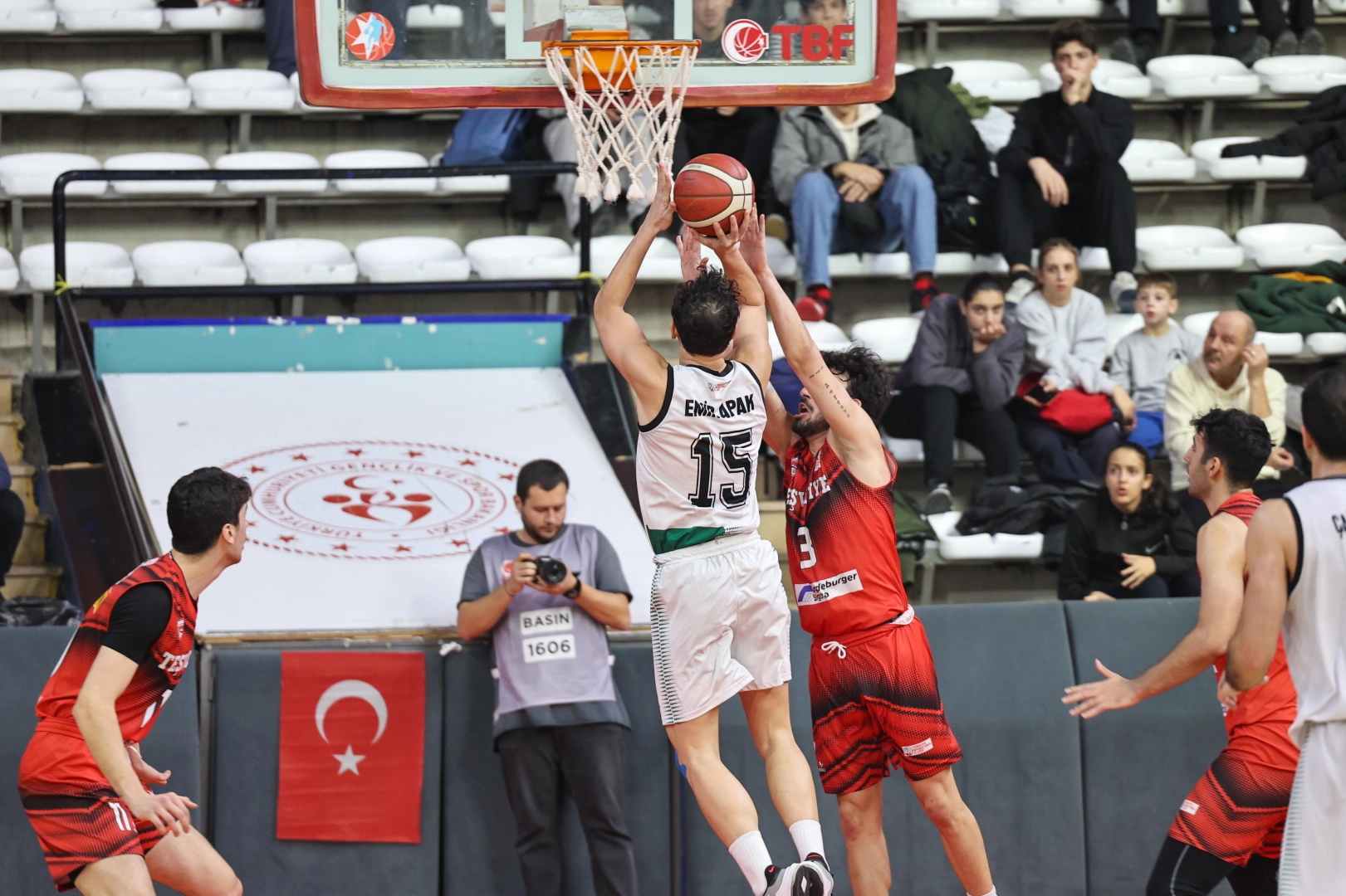 Sakarya Büyükşehir Basketbol takımı Gemlik’e konuk oluyor 