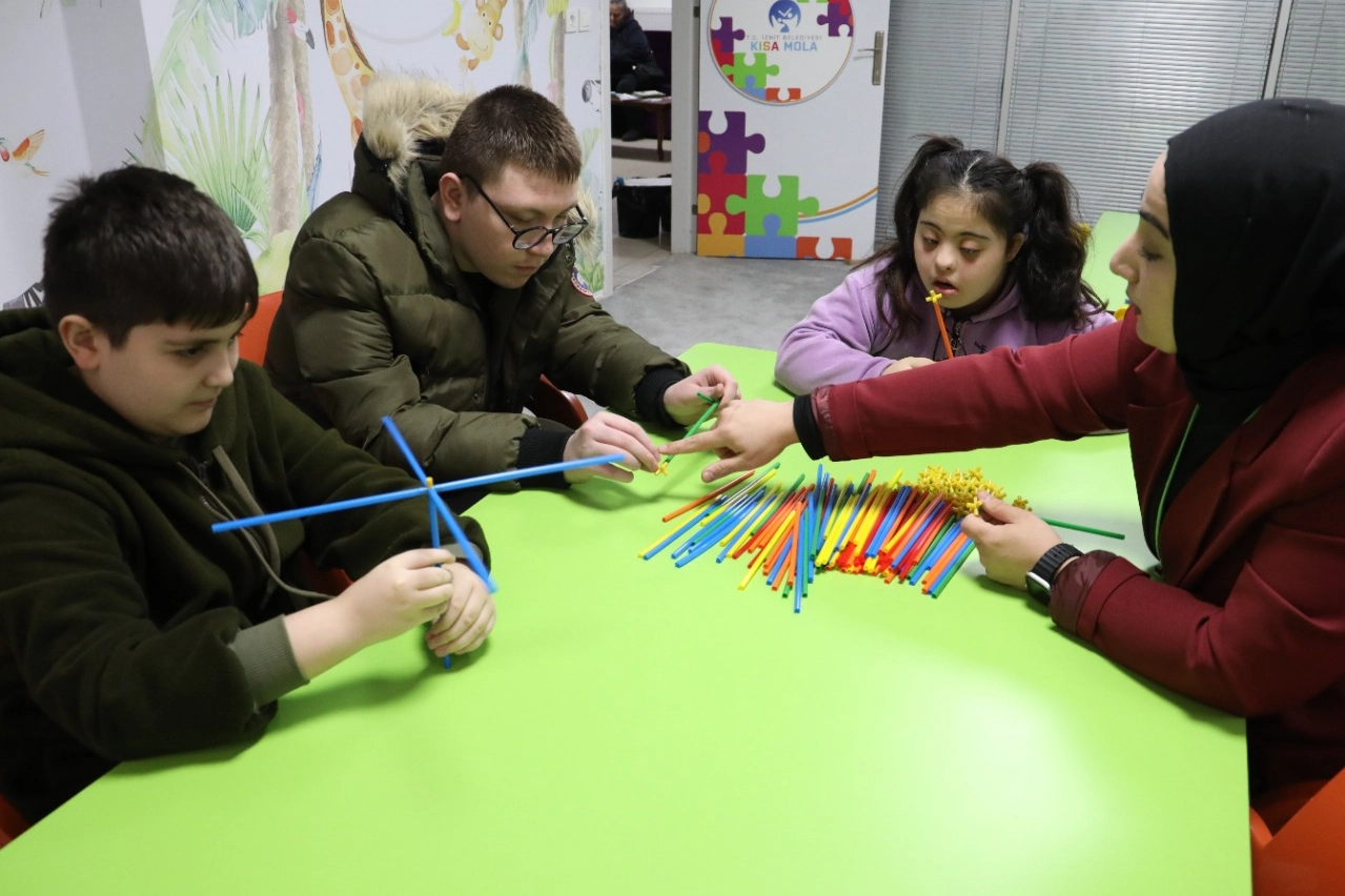 Kocaeli İzmit'te Kısa Mola Merkezi’nde eğitimler başladı 