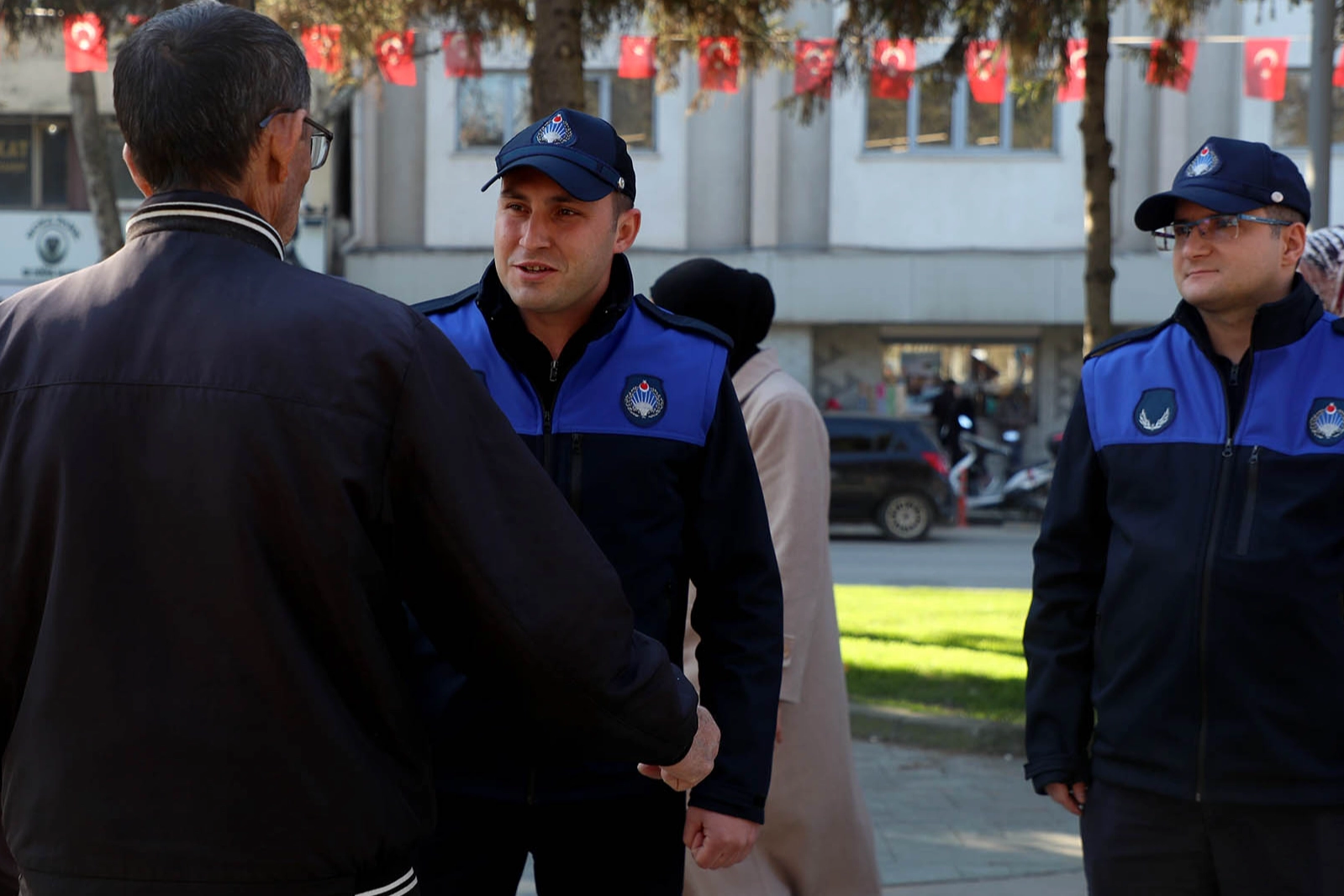 Sakarya zabıtasından temiz çevre uyarısı 