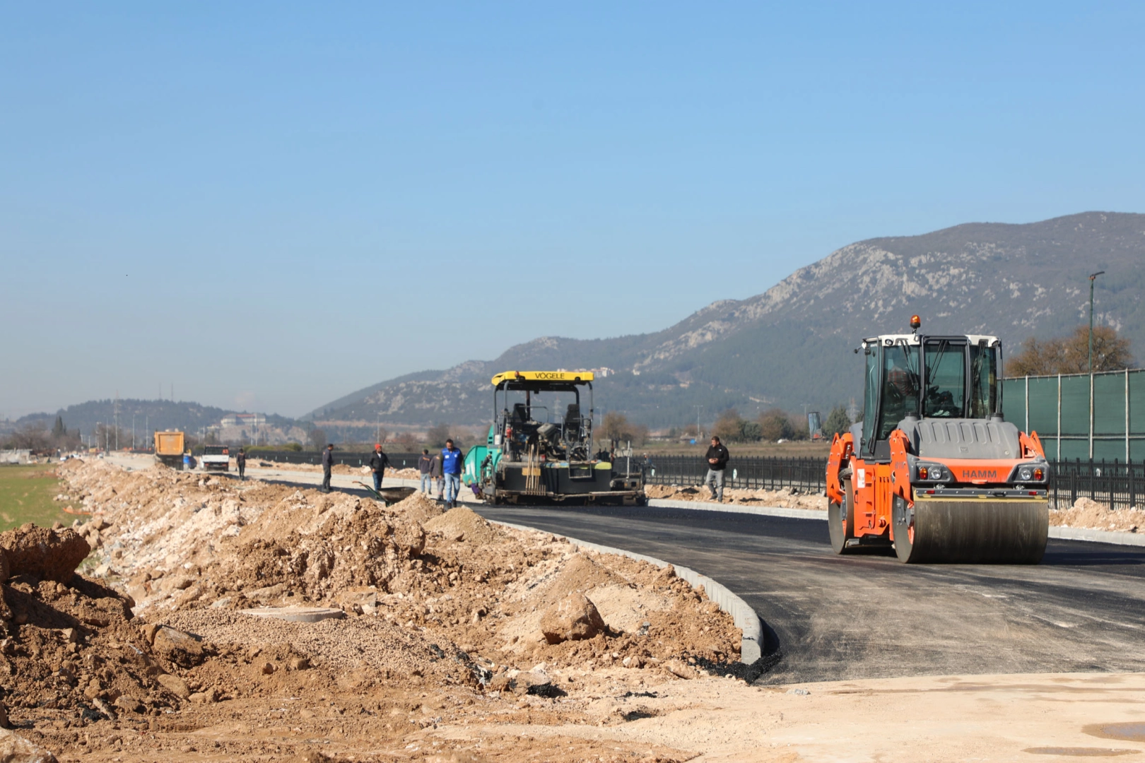 Muğla'da AVM bağlantı yolunda son rötuşlar 