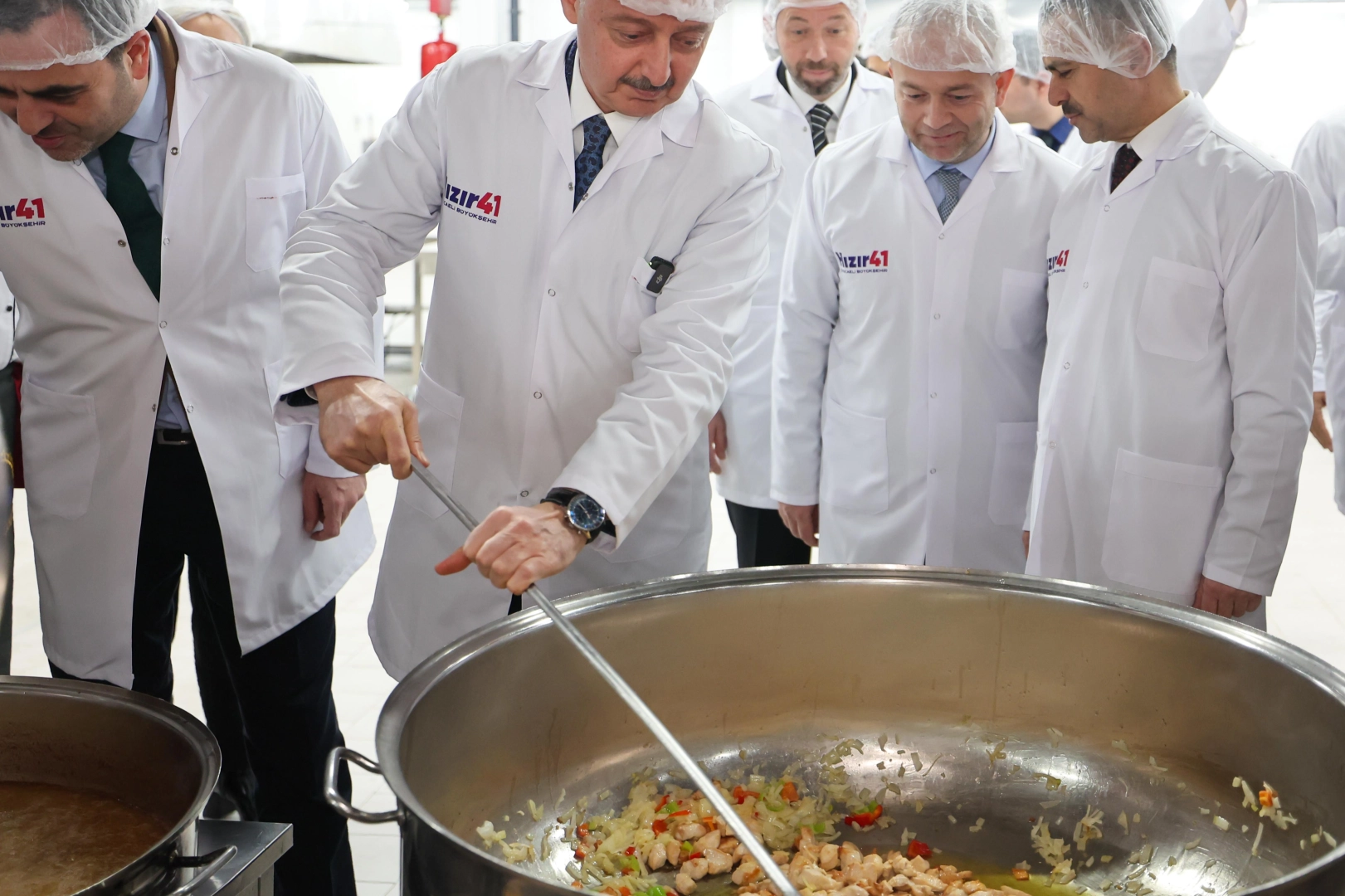 Her gün 1000 ihtiyaç sahibine yemek 