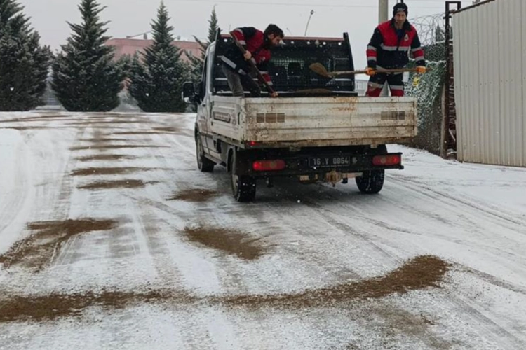 Bursa İnegöl Belediyesi 80 personel 20 araçla sahada 