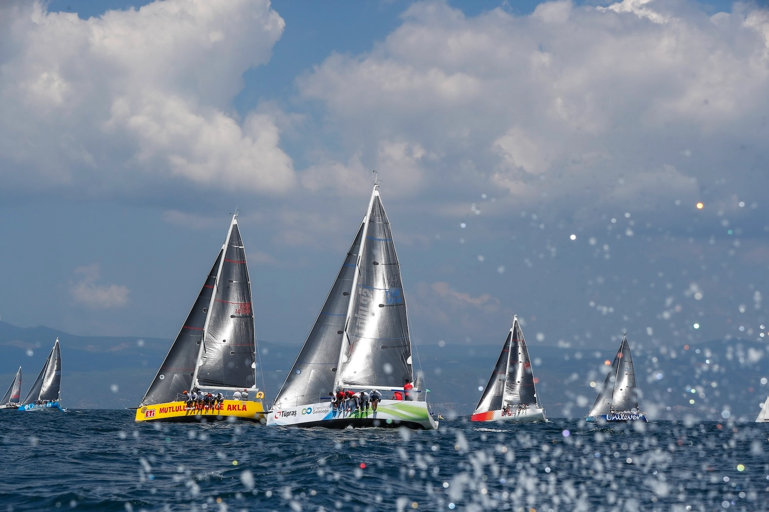 7’den 70’e yüzlerce yelkenci ve tekne İstanbul'da yarışacak -