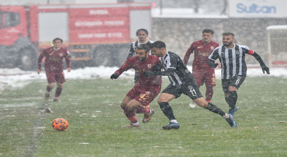 Manisa FK deplasmanda 3 puanı kaptı