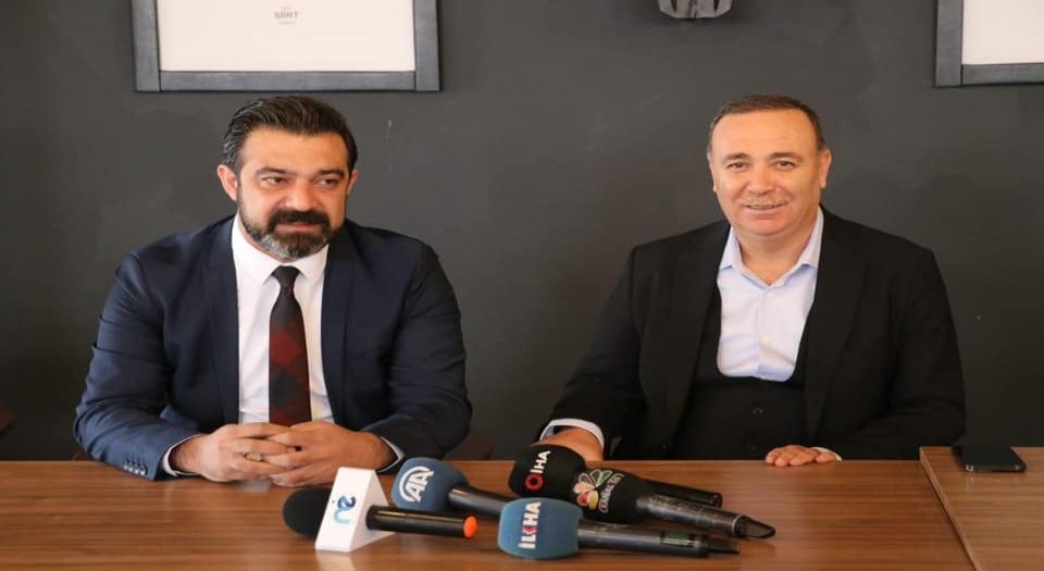 AK Parti Siirt'te gazetecilere hedef yatırımları anlattı