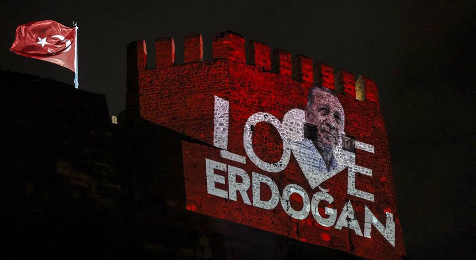 Ankara Kalesi'ne 'Love Erdoğan'