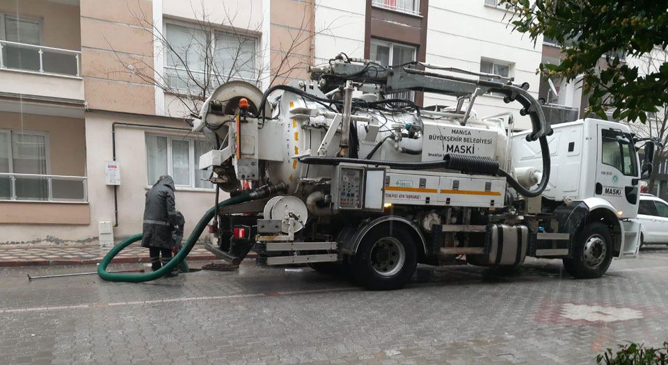 Manisa'da Büyükşehir ekipleri olası yağışlara karşı teyakkuzda