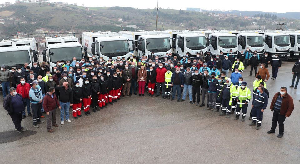 Kocaeli İzmit'te mesaiye temizlik işçileriyle başladı