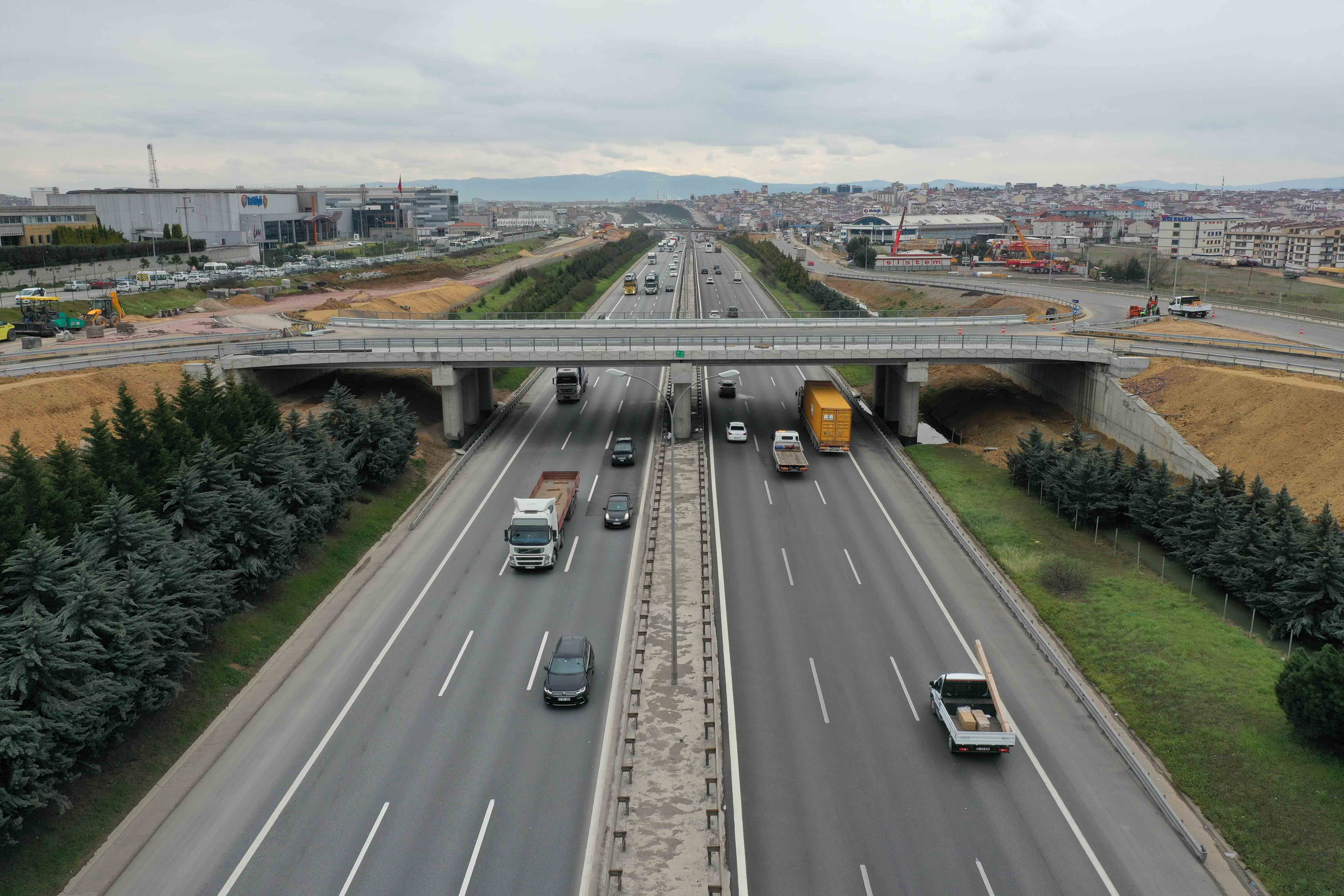 Kocaeli Gebze'deki köprü bağlantısı 12 günde tamamlandı