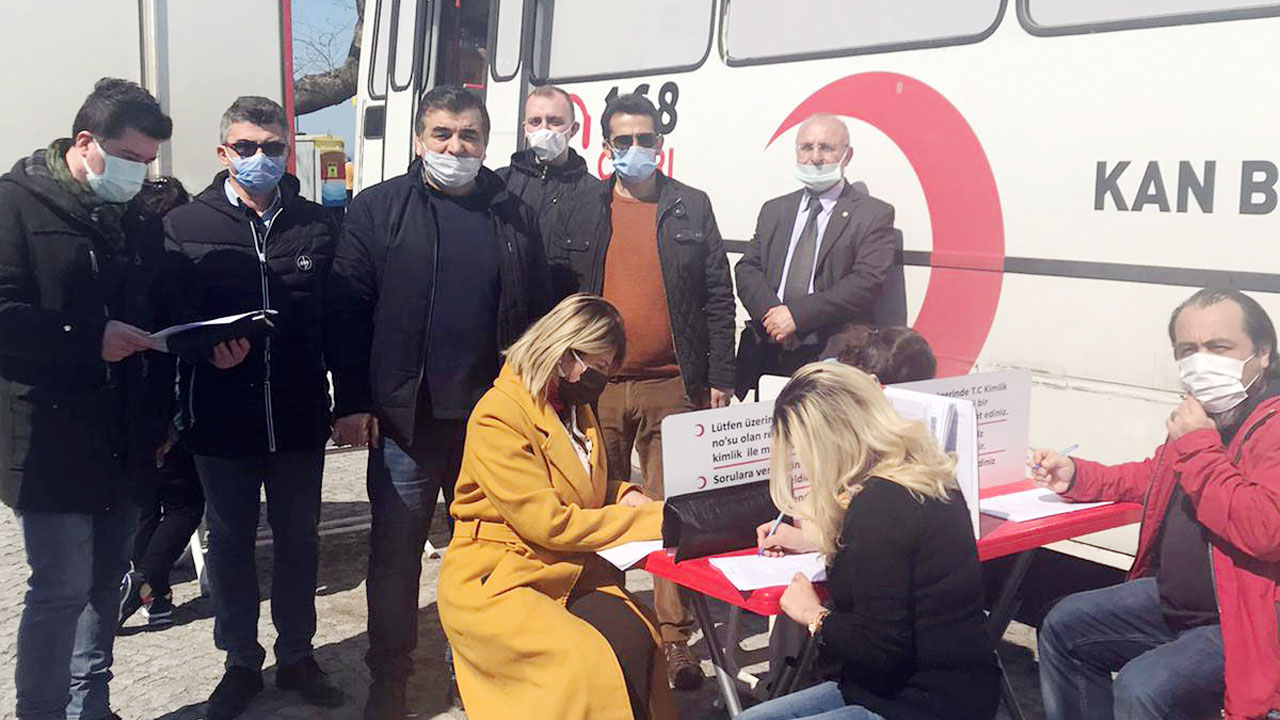 DEVA Partisi'nden Bursa'da Türk Kızılayı'na kan desteği