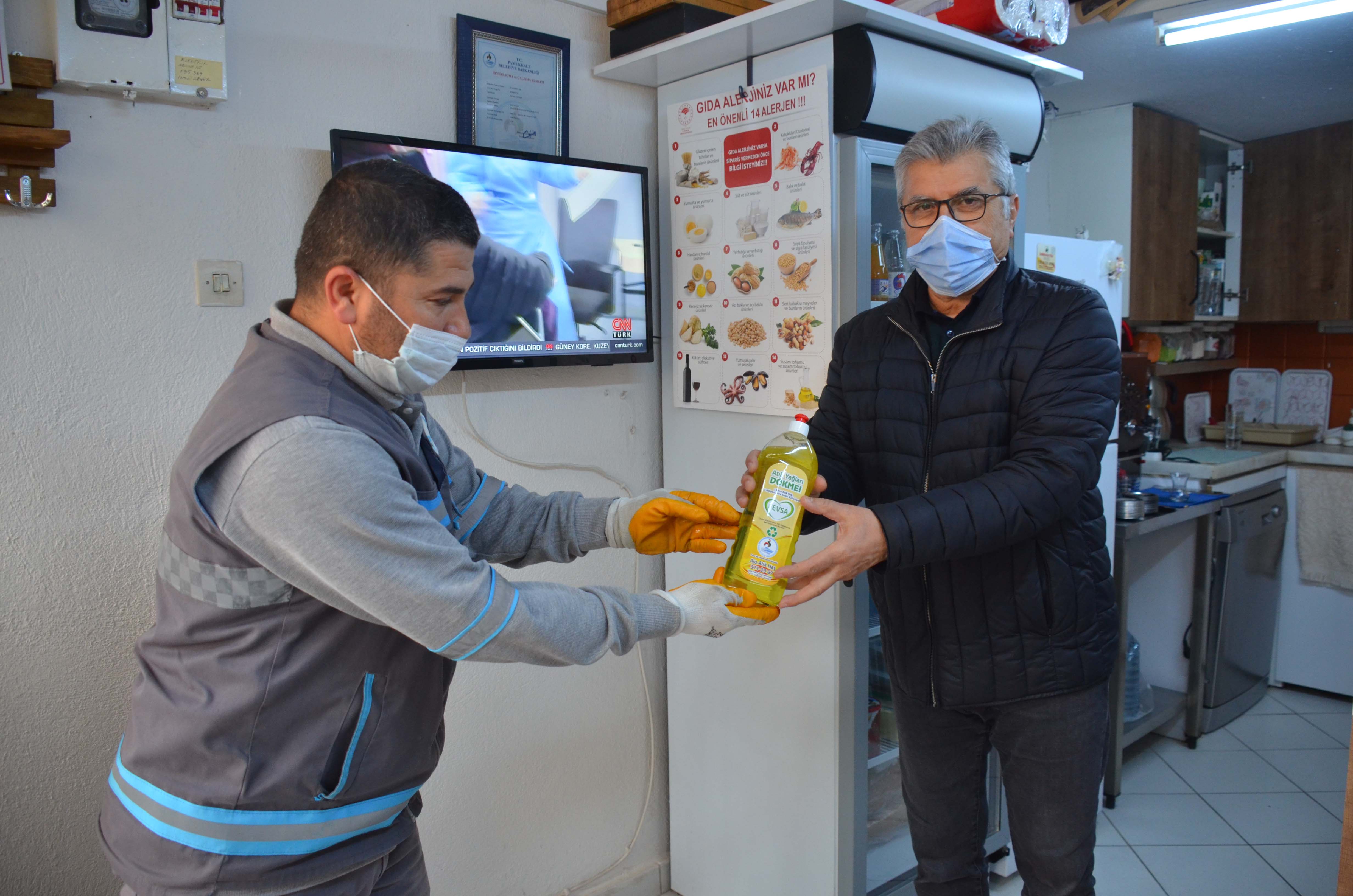 Pamukkale'de atık yağa karşı 'sıvı deterjan' hediye