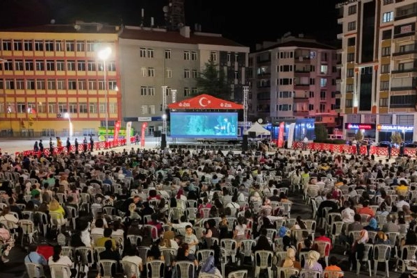 Açık hava sinema kapalı gişe oynuyor! -