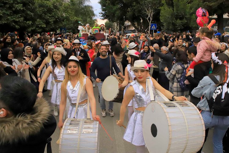 Adana'da karnaval coşkusu -