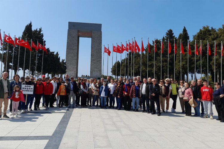 ADD Keşan Şubesi üyeleri 'Şehitlikler'de tarihi soludu -