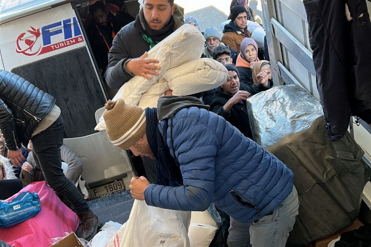 Adıyaman’a ulaşan İzmit'in tırları nefes aldırdı -