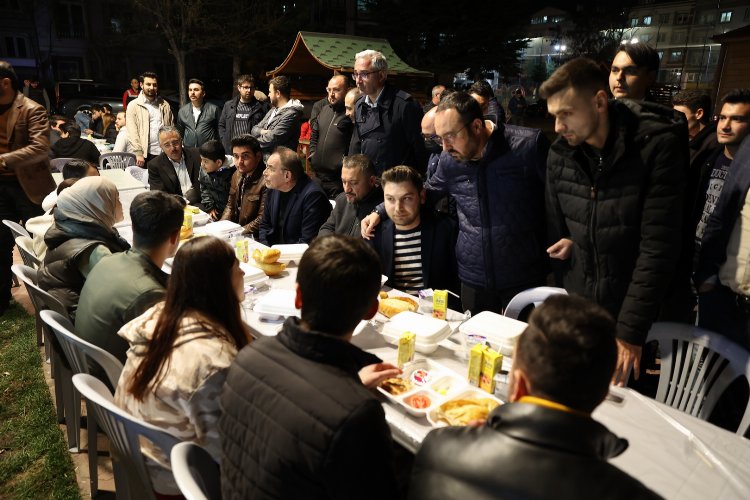 AK Parti Nevşehir'den gençlerle sahur -