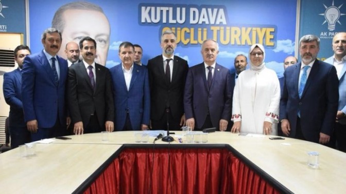 AK PARTİLİ VEKİLLER YENİDEN ADAYIZ DEDİ