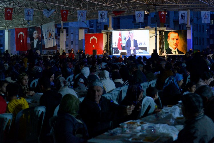 Antalya Kızıltoprak'ta 2 bin 500 kişilik iftar -