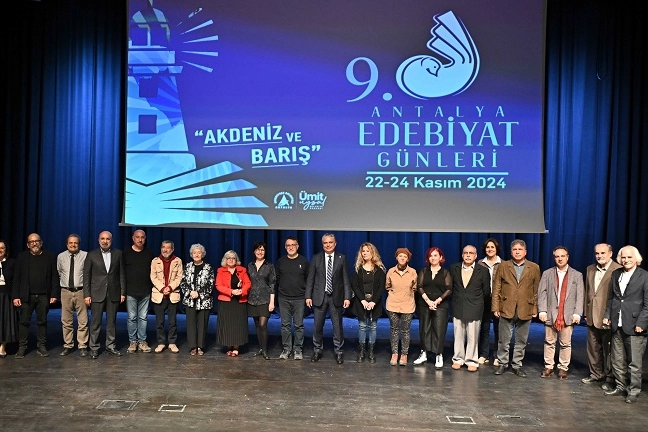 Antalya Muratpaşa'da demokrasi için sanat -