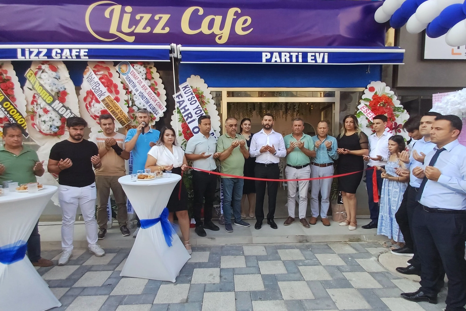 Antalya'nın Kumluca'da Lizz Cafe açıldı -