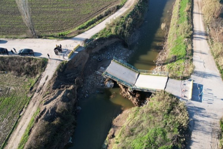 Aşırı yağışta çöken köprü yeniden hizmete alınacak -