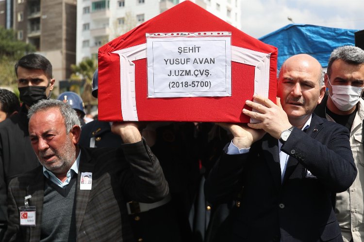 Bakan Soylu Adana'da şehit cenazesine katıldı -