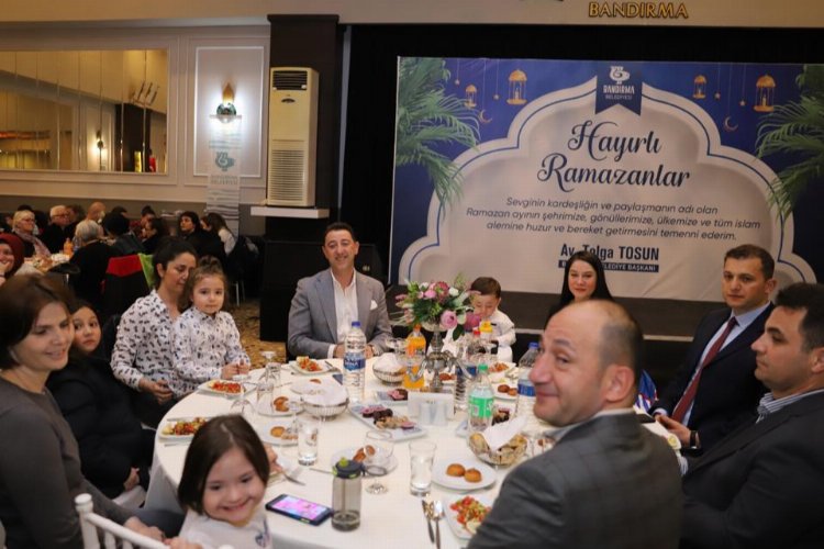 Bandırma Belediyesi'nden 'özel' iftar -