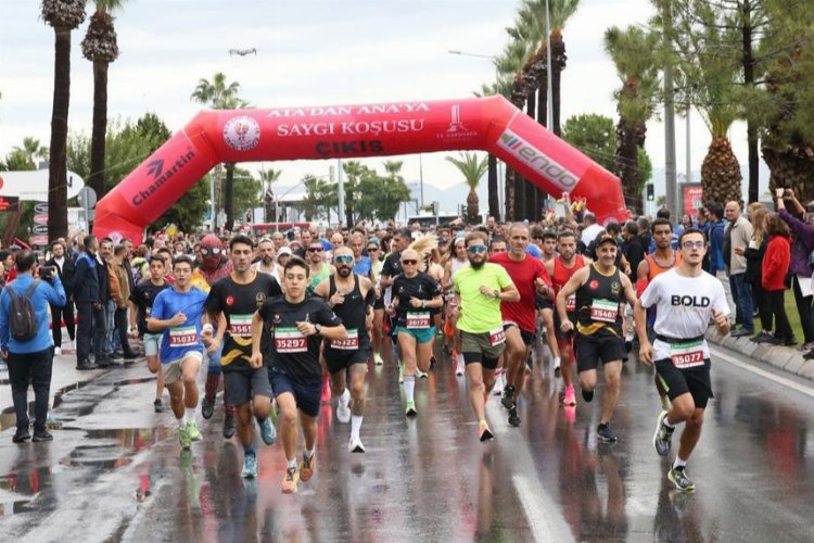 Başarılı atlet bu kez İzmir'den 'Işık' yaktı -