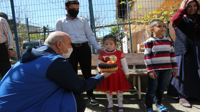 BAŞKAN BIYIK’TAN MİNİK ZELİHA’YA DOĞUM GÜNÜ SÜRPRİZİ