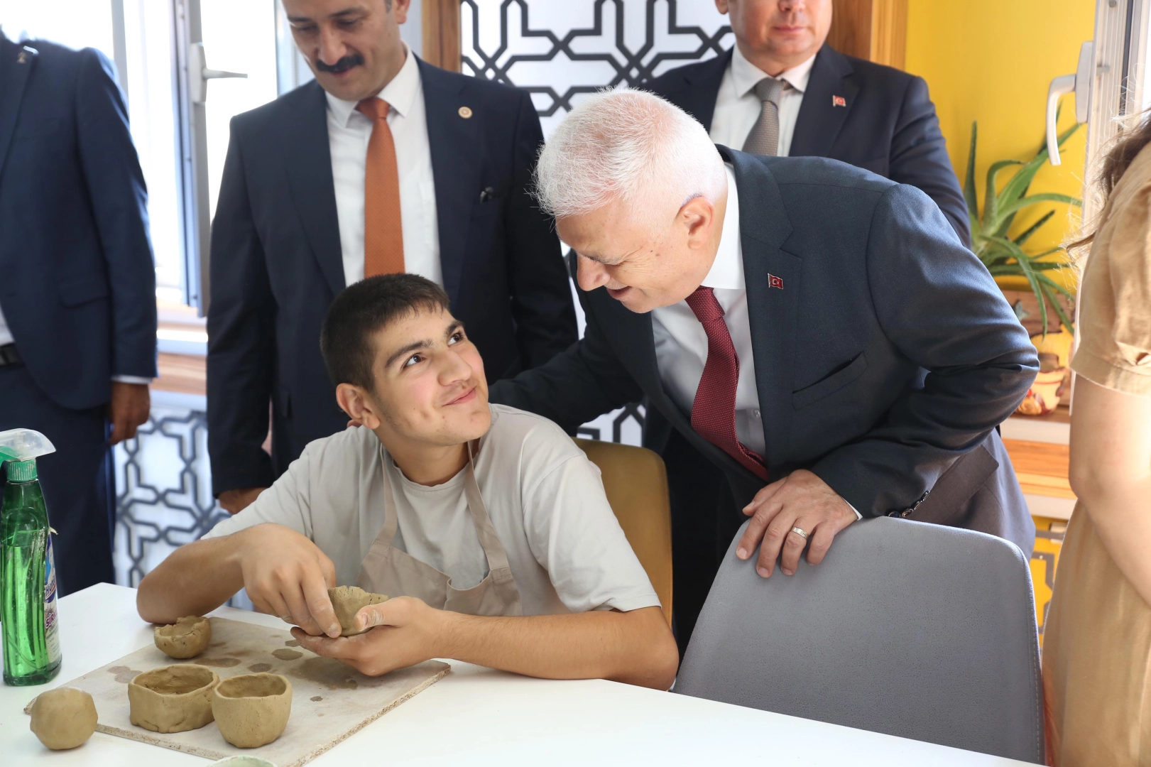 Başkan Bozbey, çocukların ilk ders zili heyecanına ortak oldu -