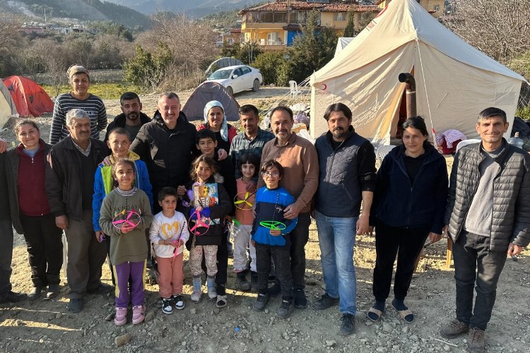 Başkan Büyükakın, Antakyalı çocukları sevindirdi -