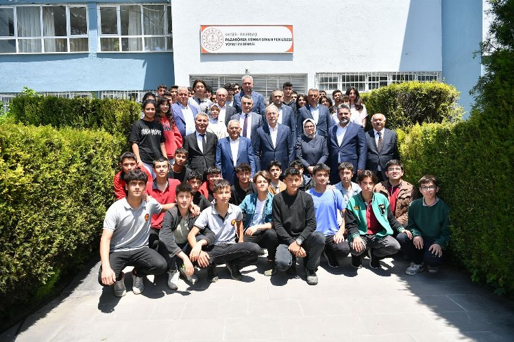 Başkan Büyükkılıç’a Pazarören Fen Lisesi’nden duygulandıran sürpriz -