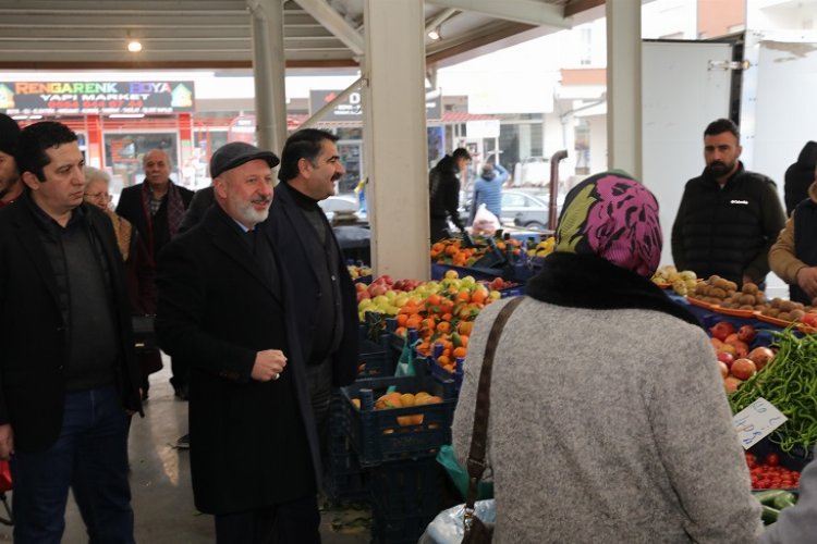 Başkan Çolakbayrakdar, pazar esnafını ziyaret etti -