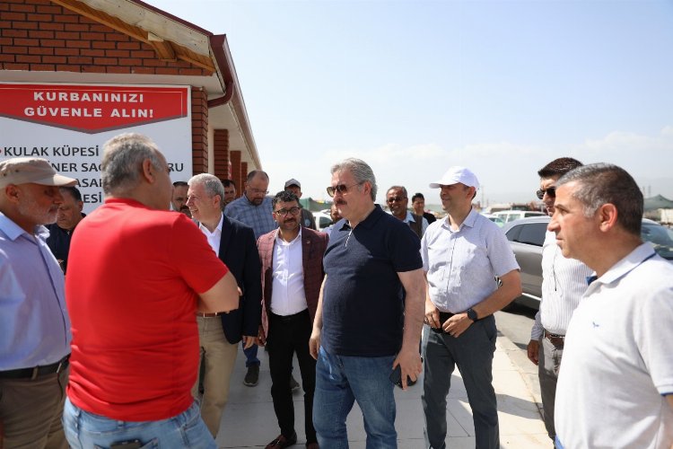 Başkan Palancıoğlu kurban pazarını ziyaret ederek hazırlıkları inceledi -