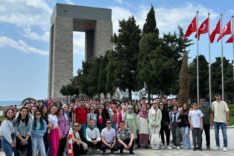 Batı Trakyalı gençler Çanakkale'yi gezdi -