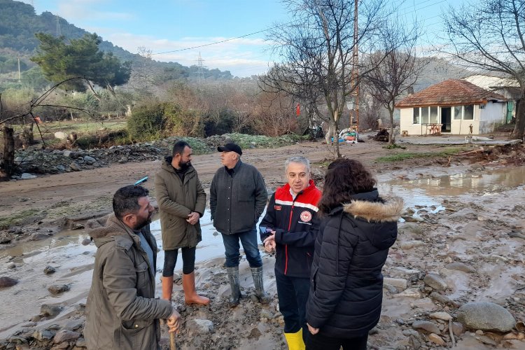 Bergama'da sel... Tarımsal zarar tespiti sürüyor -