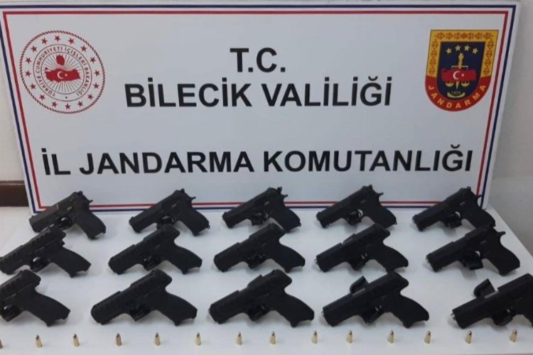 Bilecik Bozüyük'te ruhsatsız tabancalara el konuldu -