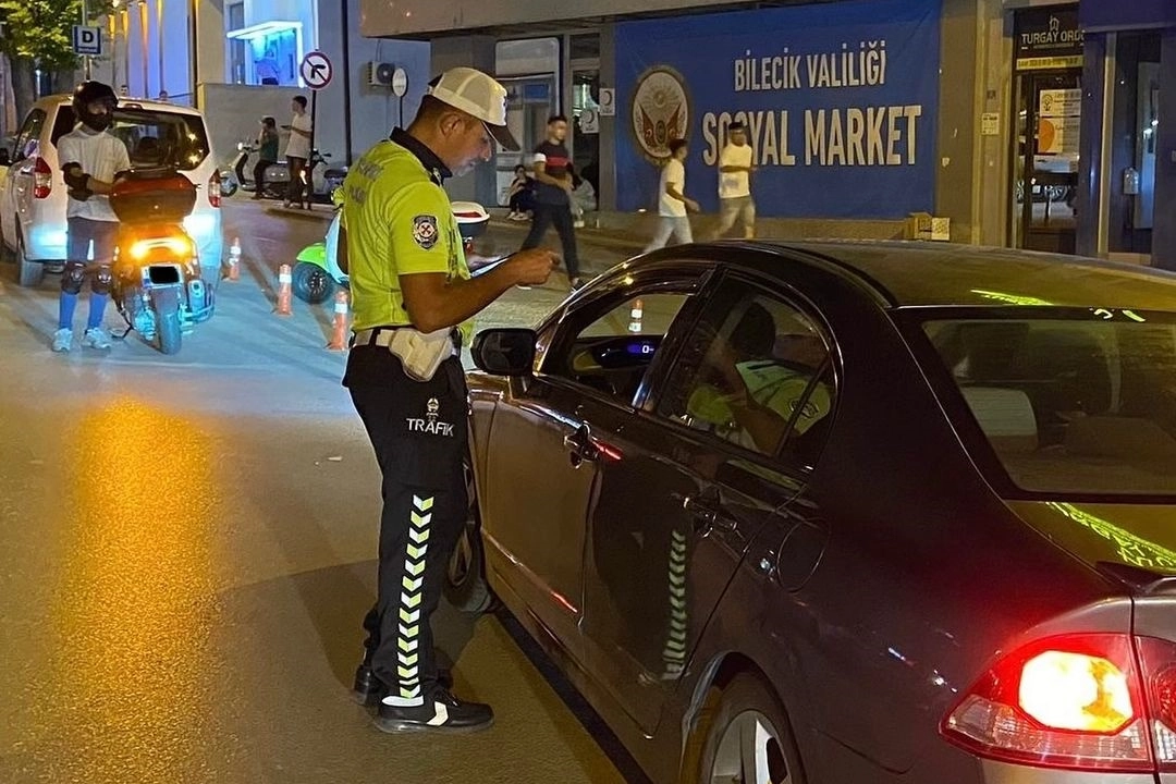 Bilecik’te kural tanımaz sürücülere ceza yağdı -