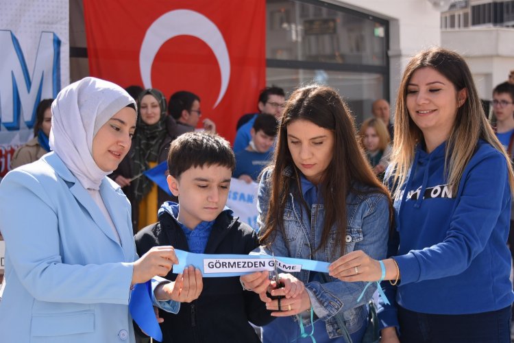 Bozüyük’te 'otizm' farkındalığı -