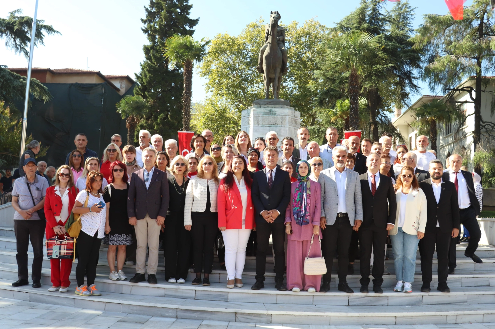 Bursa’da CHP'nin 101. kuruluş yıl dönümü kutlandı -