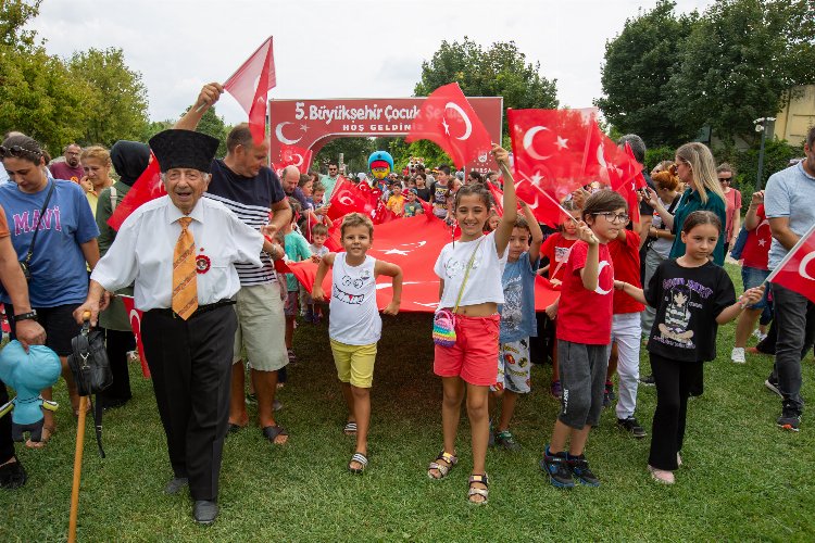 Bursa'da Çocuk Şenliği ile tatile veda edildi -