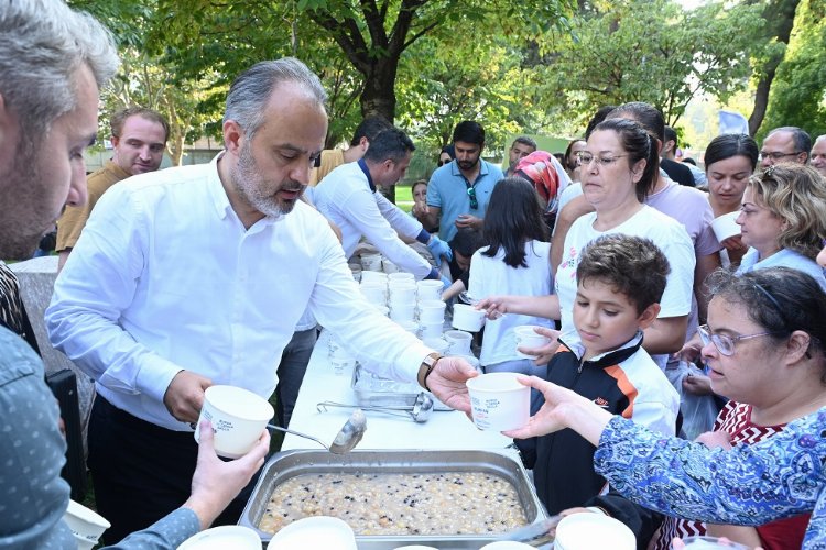 Bursa'da çölyak hastalarına glutensiz aşure -